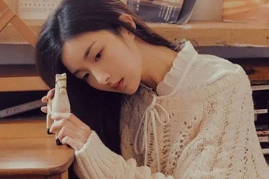 Phụ nữ tối nào đi ngủ cũng thấy 4 tín hiệu đặc biệt này nghĩa là bạn đang già nhanh hơn người khác rất nhiều