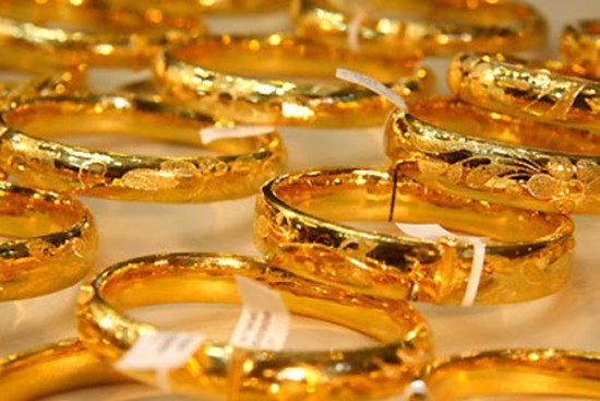 Giá vàng hôm nay 5/2: Lo âu ngày Tết, lao dốc không phanh