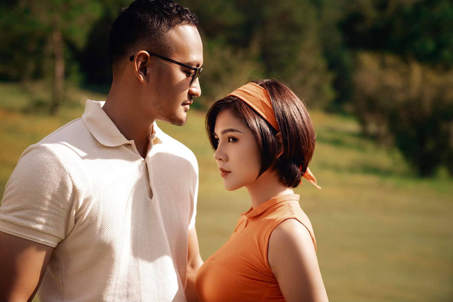 Vợ CEO khoe ảnh khác biệt lúc đi làm với khi về quê vặt lông gà: Thần thái quyết định tất cả-6