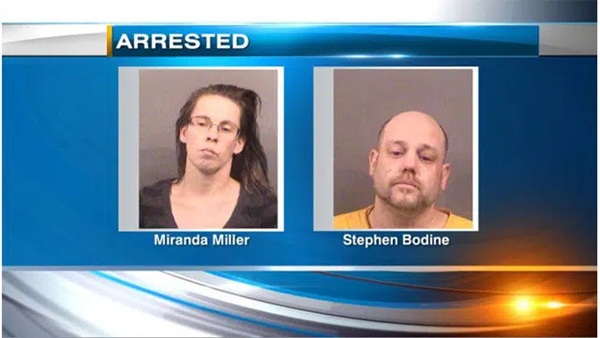 Đang lau dọn, chủ nhà phát hiện mùi hôi thối nồng nặc từ khối bê tông nham nhở ở trong phòng, đập ra liền nhìn thấy thứ kinh hoàng-4