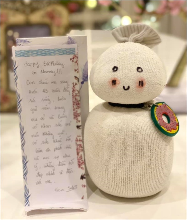 Thuý Hạnh dỗi chồng con vì quên sinh nhật, phút chót nhận quà bất ngờ chợt thấy làm mẹ cần bao dung, tin tưởng tình cảm gia đình-4