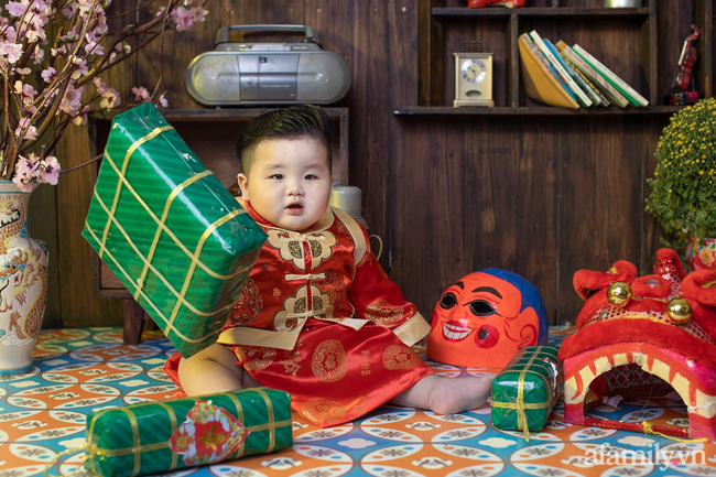 Bộ ảnh Tết của bé trai 1 tuổi gây sốt MXH vì đáng yêu phát hờn: Nhìn thôi đã thấy năm mới vui vẻ, khỏe mạnh, sung túc đủ đầy rồi!-9