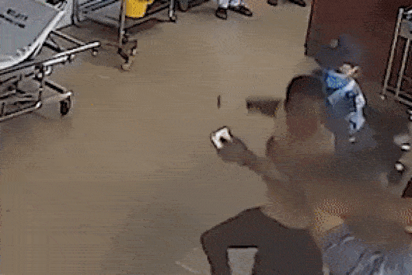 Bệnh nhân đấm bác sĩ khi bị nhắc nhở đeo khẩu trang