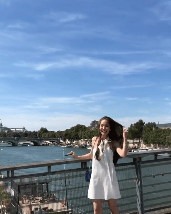 7 món đồ đắt nhất trên Instagram của Park Min Young: Choáng với bộ váy hoa trễ vai nhìn đơn giản mà gần 100 triệu-11