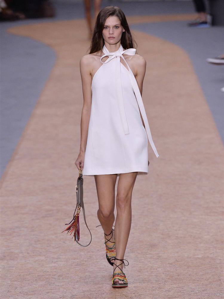 7 món đồ đắt nhất trên Instagram của Park Min Young: Choáng với bộ váy hoa trễ vai nhìn đơn giản mà gần 100 triệu-12