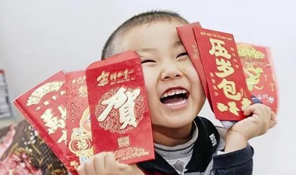 Có nên tịch thu phong bao lì xì của con? Câu trả lời có thể khiến các bé xị mặt cả mấy ngày Tết nhưng lý do lại rất thuyết phục-1