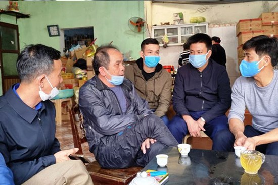 4 thanh niên tử vong trong vụ cháy do đốt vàng mã ở Hà Nội: Người vợ mang thai 8 tháng ôm linh cữu chồng khóc nghẹn