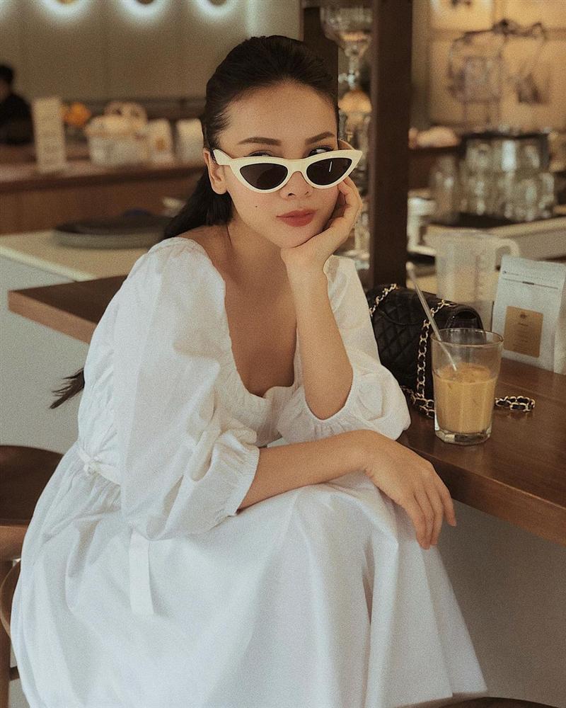 4 mẫu váy tủ của sao Việt: Tất cả đều xinh và sang đến nỗi bạn sẽ muốn sắm hết để diện Tết-2