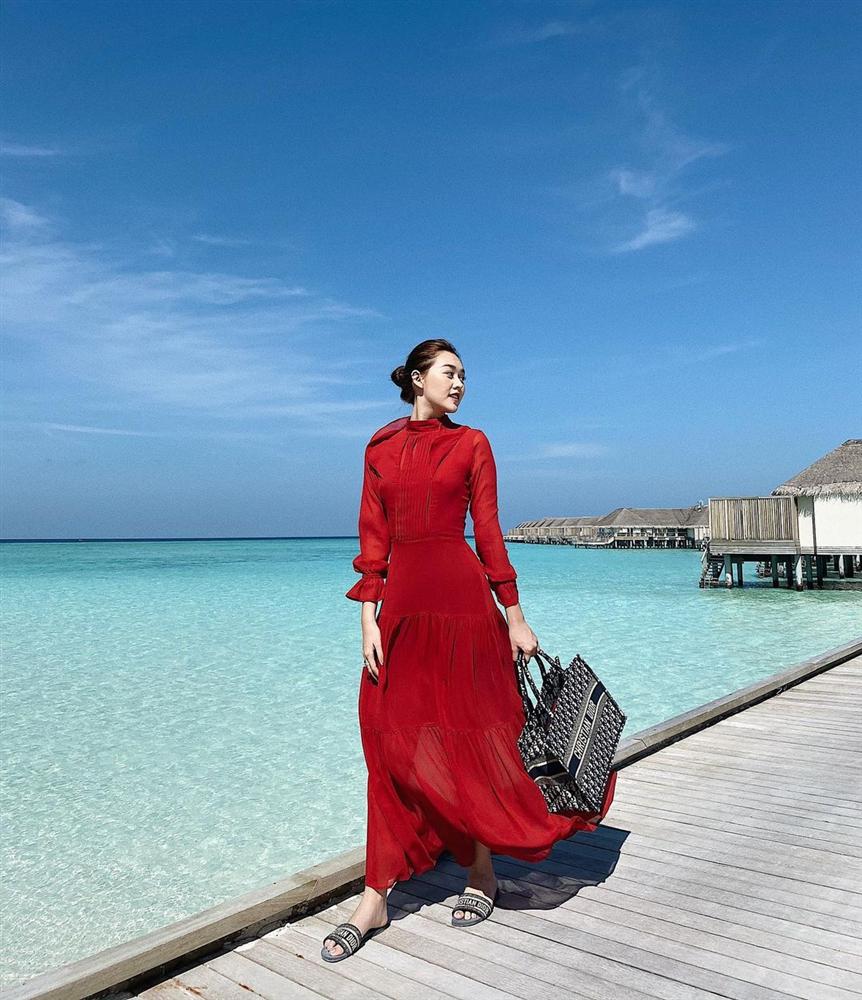 4 mẫu váy tủ của sao Việt: Tất cả đều xinh và sang đến nỗi bạn sẽ muốn sắm hết để diện Tết-6