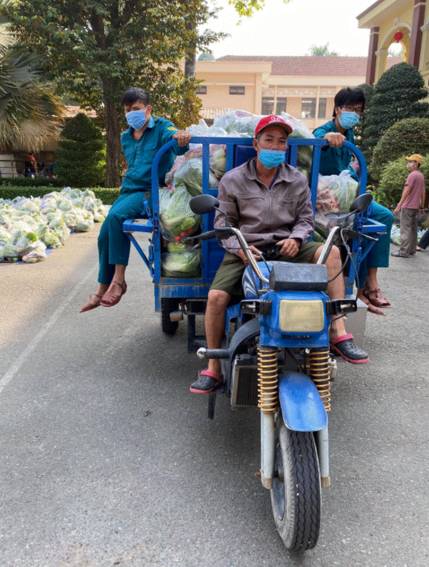 Cuộc sống bên trong khu cách ly ĐH Thủ Dầu Một: Đồ đạc tiếp tế đầy đủ, dù ăn Tết xa nhà nhưng ai cũng thấy ấm lòng lắm-1