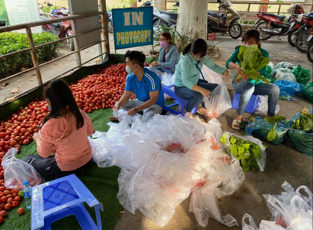 Cuộc sống bên trong khu cách ly ĐH Thủ Dầu Một: Đồ đạc tiếp tế đầy đủ, dù ăn Tết xa nhà nhưng ai cũng thấy ấm lòng lắm-3