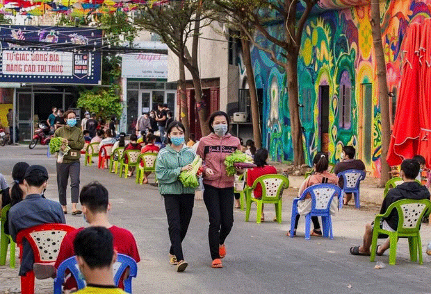 Cuộc sống bên trong khu cách ly ĐH Thủ Dầu Một: Đồ đạc tiếp tế đầy đủ, dù ăn Tết xa nhà nhưng ai cũng thấy ấm lòng lắm-8