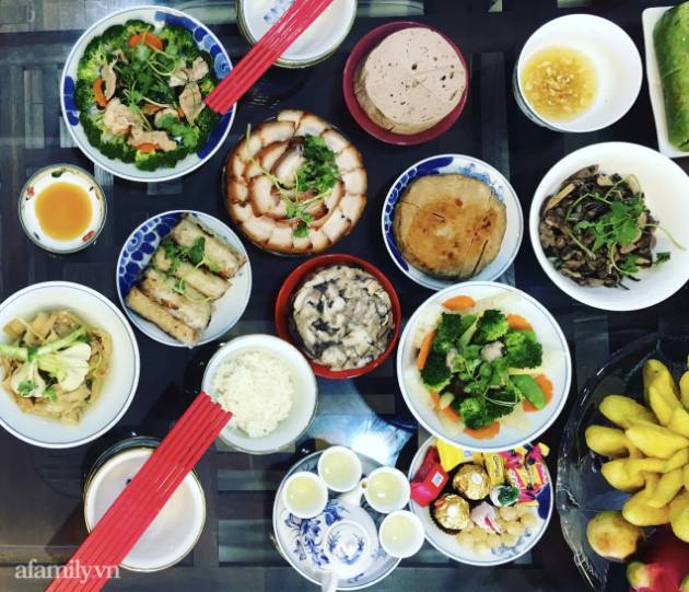 Mẹ 3 con làm dâu phố Hàng Bông 1 tiếng làm xong mâm cỗ 12 món: Nếu không giữ Tết, mai này biết kể chuyện gì cho con cháu nghe?-11