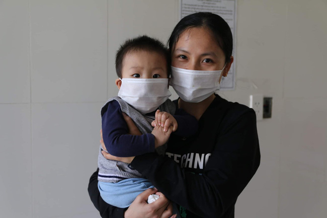 Hành trình ăn Tết ở cữ của người mẹ bé gái 21 ngày tuổi dương tính SARS-CoV-2 và nụ cười của những đứa trẻ trong bệnh viện dã chiến ở Hải Dương-2