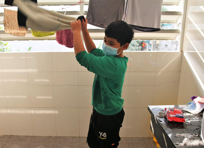 Hành trình ăn Tết ở cữ của người mẹ bé gái 21 ngày tuổi dương tính SARS-CoV-2 và nụ cười của những đứa trẻ trong bệnh viện dã chiến ở Hải Dương-8