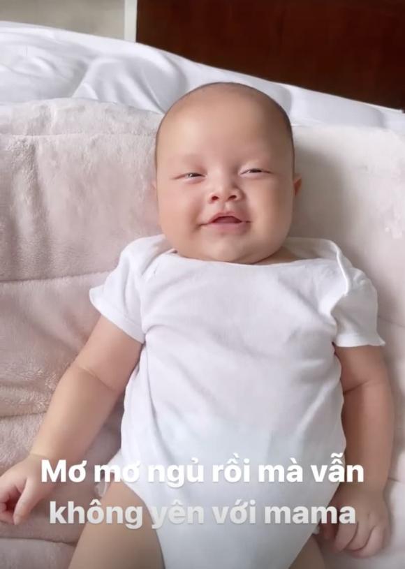 Vừa lập trang cá nhân cho cặp song sinh, Hà Hồ đã thay đổi chi tiết này vì Subeo-2