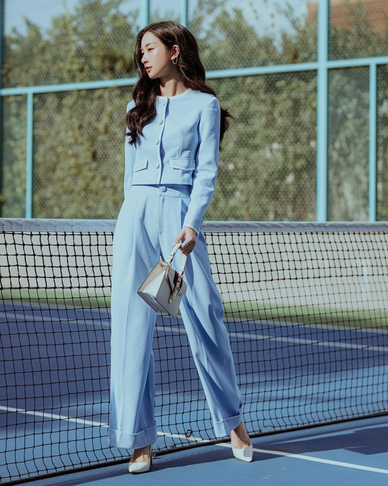 Thúy Vi mặc áo hở nguyên lưng - Sam đơn giản mà chất-6