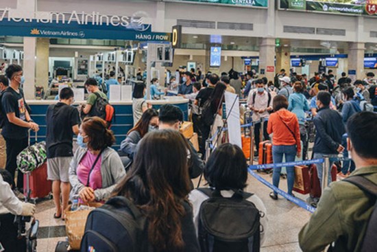 TP.HCM truy vết được 57 F1 tiếp xúc với nhân viên Sân bay Tân Sơn Nhất và em trai mắc Covid-19