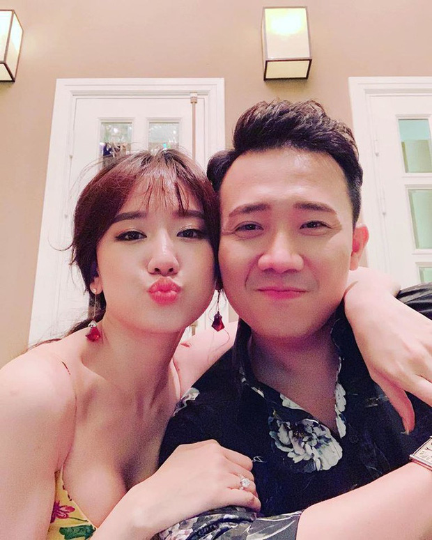 Trấn Thành khoe ảnh tụ họp cùng hội bạn mừng sinh nhật, Hari Won thành tâm điểm vì lộ bụng lùm lùm đáng nghi-3