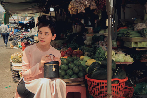 Rộ loạt bằng chứng Anh Đức có bạn gái và còn đưa ra mắt hội bạn Trấn Thành, nhưng người đó không phải Hiền Hồ?-2