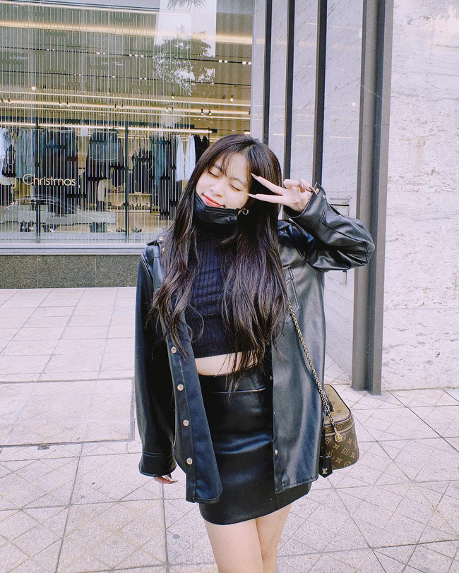 Học 11 cách diện chân váy ngắn của mỹ nhân Việt để Tết này thật trẻ xinh, vóc dáng luôn được hack cao hơn cả chục phân-8