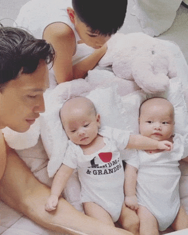 Giây phút Kim Lý chăm sóc các con thay Hà Hồ, nhìn vô cùng ngọt ngào-2