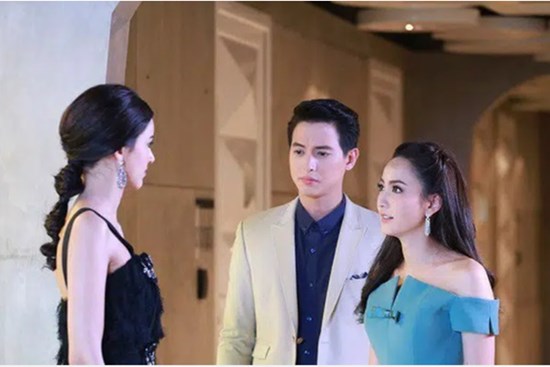 Bắt quả tang chồng ''mây mưa'' với nhân tình, vợ chẳng lao vào đánh ghen mà chỉ nói 1 câu bâng quơ khiến cặp mèo mả gà đồng tái mặt