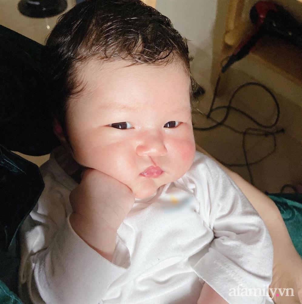 Chồng suốt ngày khiến vợ ngứa mắt” khi mang bầu, con vừa ra đời đã có điệu lườm nguýt y chang mẹ, các bố xem mà rút kinh nghiệm-3