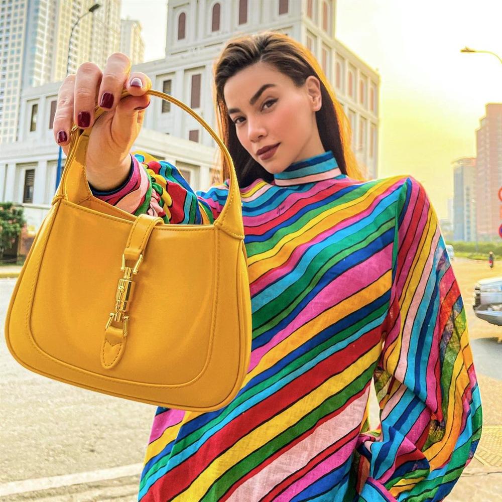 Hà Hồ vừa comeback đã diện cả loạt váy áo ít ai dám mặc, netizen mê mẩn vì thần thái và body đỉnh cao-1