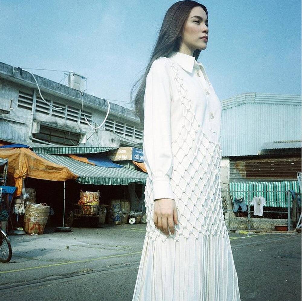 Hà Hồ vừa comeback đã diện cả loạt váy áo ít ai dám mặc, netizen mê mẩn vì thần thái và body đỉnh cao-7