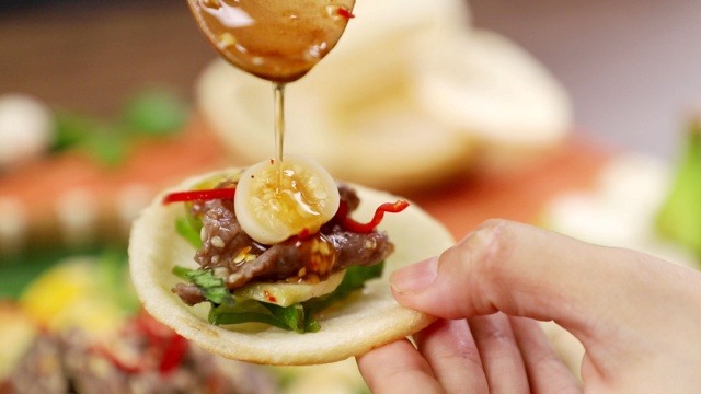 Mách chị em cách làm nộm thịt bò: Hương vị chua ngọt, ăn cùng phồng tôm thì hết ý!-10