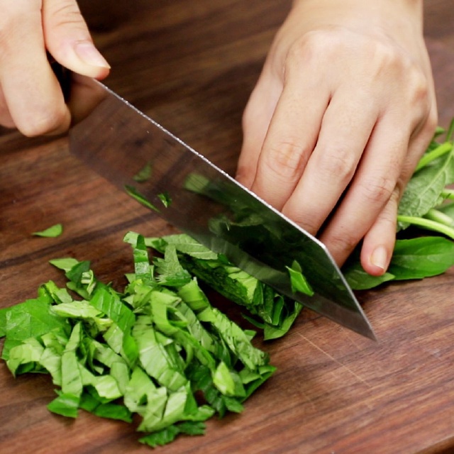 Mách chị em cách làm nộm thịt bò: Hương vị chua ngọt, ăn cùng phồng tôm thì hết ý!-6