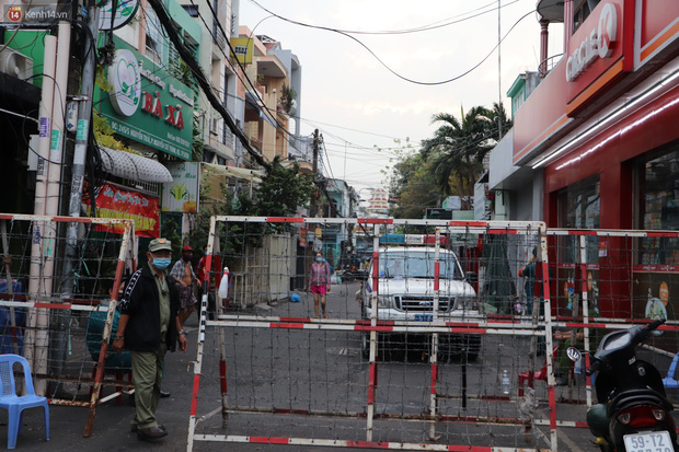 Phong tỏa khu Mả Lạng quận 1 vì ca mắc Covid-19 mới là nhân viên bốc xếp hàng hóa tại sân bay Tân Sơn Nhất-1