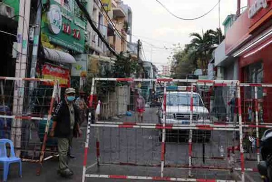 Phong tỏa khu Mả Lạng quận 1 vì ca mắc Covid-19 mới là nhân viên bốc xếp hàng hóa tại sân bay Tân Sơn Nhất
