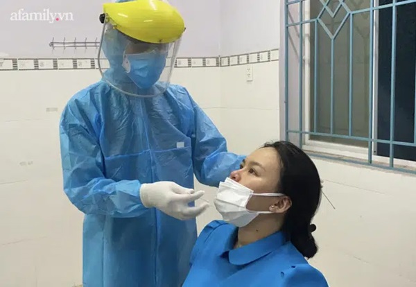 TP.HCM phát hiện 26 F1 của 4 nhân viên sân bay Tân Sơn Nhất nhiễm COVID-19 mới, khẩn trương xác minh 102 trường hợp khác-2