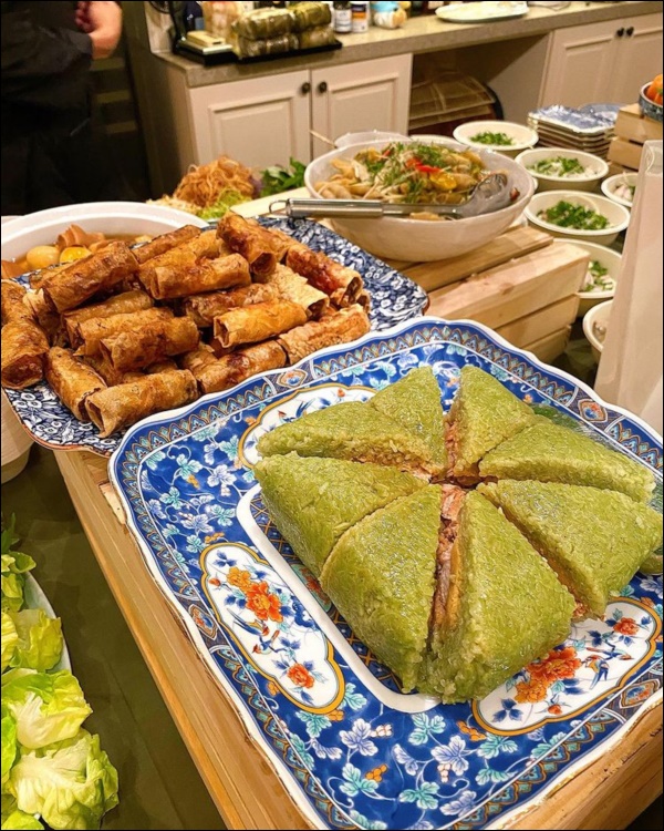 Tăng Thanh Hà khoe bàn tiệc Tết thịnh soạn của giới nhà giàu: Món ngon truyền thống, bày trí đẹp mắt như nhà hàng hạng sang-3