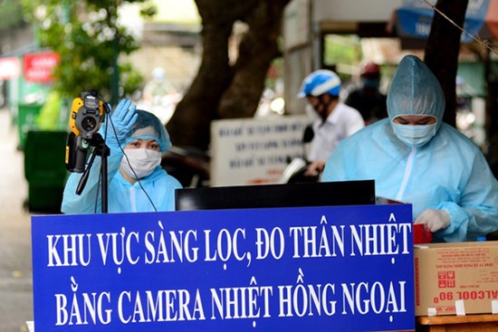 Thêm 24 trường hợp dương tính với SARS-CoV-2, TP HCM họp khẩn