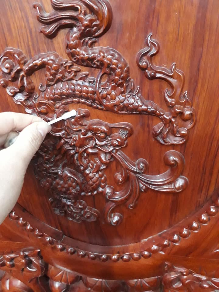 Nỗi ám ảnh dọn nhà ngày Tết gọi tên chiếc ghế long phụng sum vầy, dâu mới về nhà chồng dùng hết 4 gói bông tăm lau từng khe nhỏ mà vẫn không ăn thua-4