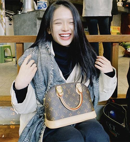 19 tuổi, Linh Ka chi 200 triệu đồng/1 tháng sắm hàng hiệu-7