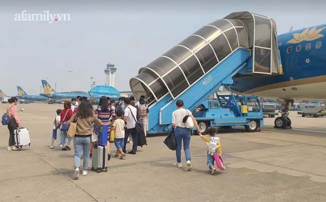 Gia Lai khẩn tìm hành khách trên chuyến bay VN1612 có bệnh nhân ở Hà Nội dương tính với SARS-CoV-2-1