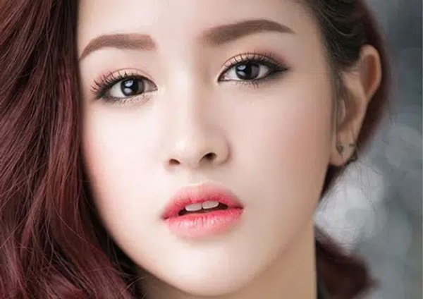 Đeo kính áp tròng làm đẹp dịp Tết, cô gái trẻ ngậm trái đắng khi phải đến viện điều trị viêm giác mạc-5