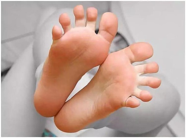 7 mẹo nhỏ loại bỏ mùi hôi chân nhanh chóng, đơn giản nhưng hiệu quả ngoài sức tưởng tượng-2