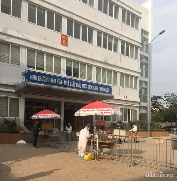 Nhật ký cách ly của bà mẹ con học lớp 3 trường tiểu học Xuân Phương: Chị nhường đồ ăn, em tưởng tượng như Sao nhập ngũ, thực tế thì lại thế này!-4