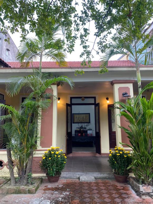 Loạt sao Vbiz ngỡ ngàng trước dinh thự 21 tỷ của Long Nhật ở Huế trang trí hoành tráng đón năm mới-1