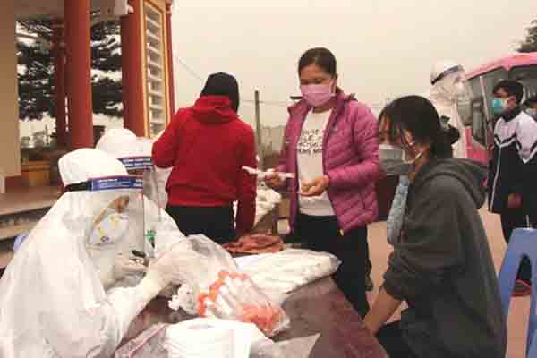 Sau Tết, người dân trở lại Hà Nội và TP HCM cần khai báo y tế như thế nào và làm những gì?-4