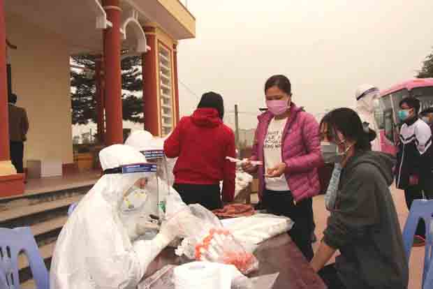 Hải Dương: Nữ giáo viên tiểu học và nhân viên ngân hàng không khai báo y tế khi tiếp xúc với bệnh nhân mắc COVID-19-1