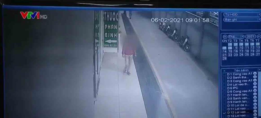 Trích xuất camera, BN 2009 ở CC Garden Hill (Hà Nội) không tự giác cách ly, 2 lần xuống tầng 1 chung cư gội đầu-2