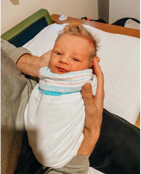 Bà mẹ sốc nặng khi lần đầu tiên gặp con, còn ê-kíp đỡ sinh thì kinh ngạc vì bác sĩ đã siêu âm sai-1