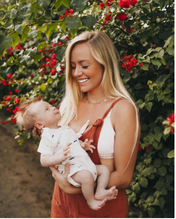 Bà mẹ sốc nặng khi lần đầu tiên gặp con, còn ê-kíp đỡ sinh thì kinh ngạc vì bác sĩ đã siêu âm sai-3