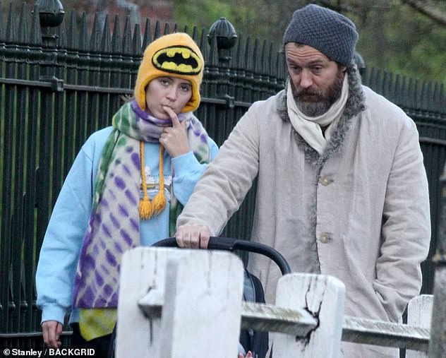 Người đàn ông quyến rũ nhất thế giới già nua ở tuổi 49-5